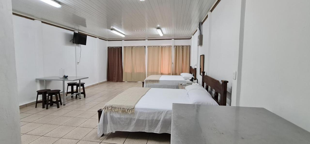Sleep&Go! Cabina Cuadruple En Siquirres Centro - And Rafting Tour! Siqurres Da Alegria 외부 사진