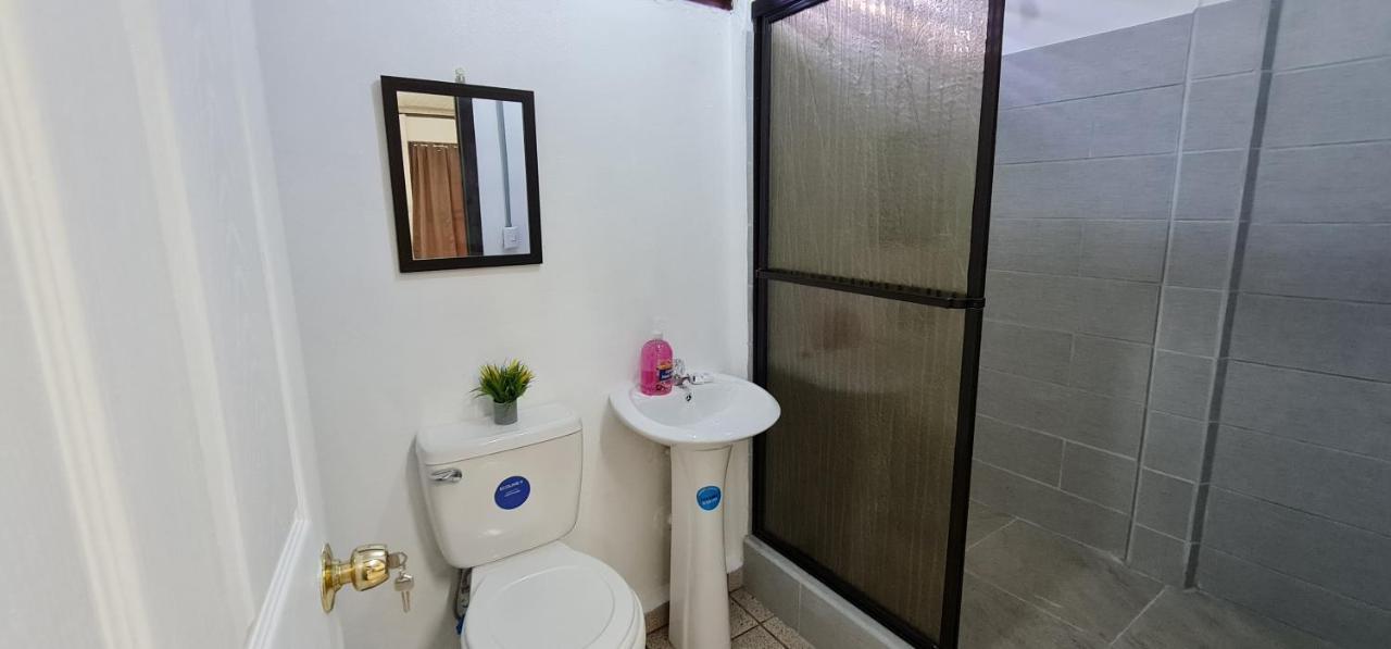Sleep&Go! Cabina Cuadruple En Siquirres Centro - And Rafting Tour! Siqurres Da Alegria 외부 사진