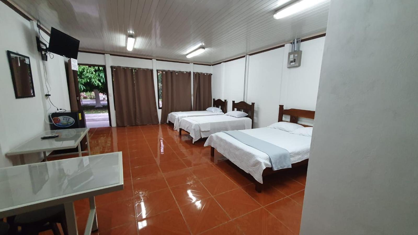 Sleep&Go! Cabina Cuadruple En Siquirres Centro - And Rafting Tour! Siqurres Da Alegria 외부 사진